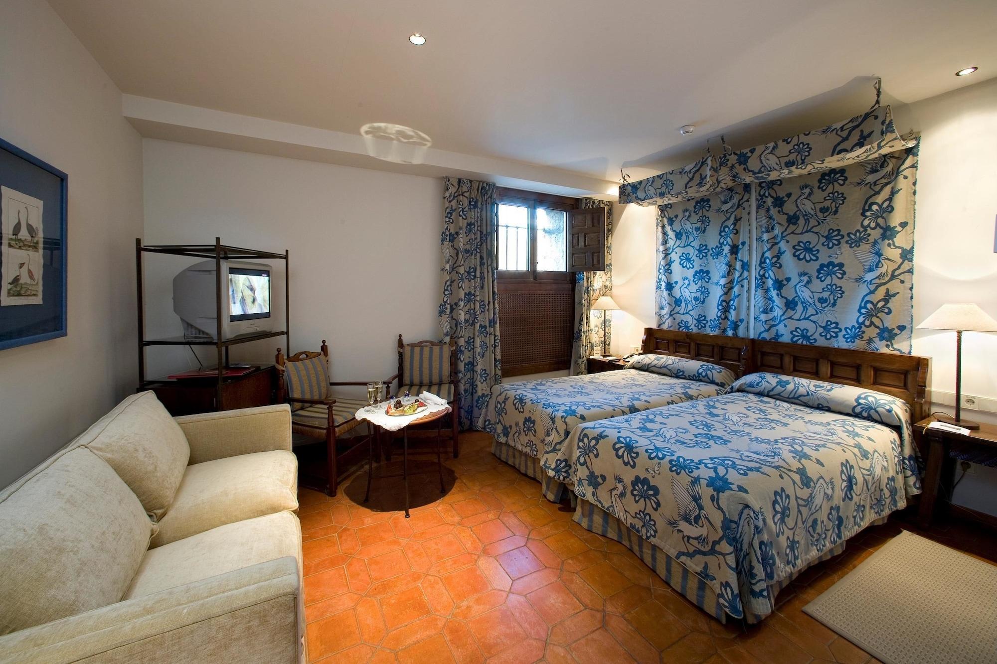 Parador De Харандила де ла Вера Екстериор снимка