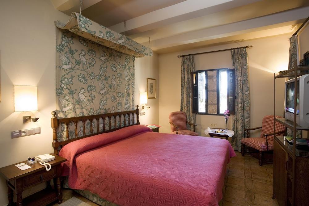 Parador De Харандила де ла Вера Екстериор снимка
