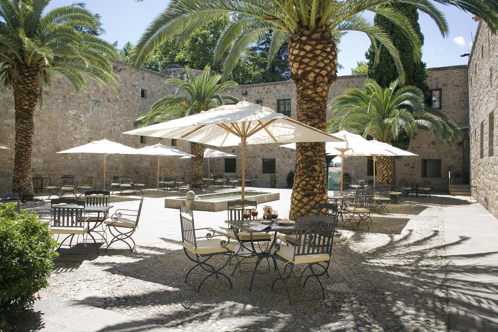 Parador De Харандила де ла Вера Екстериор снимка