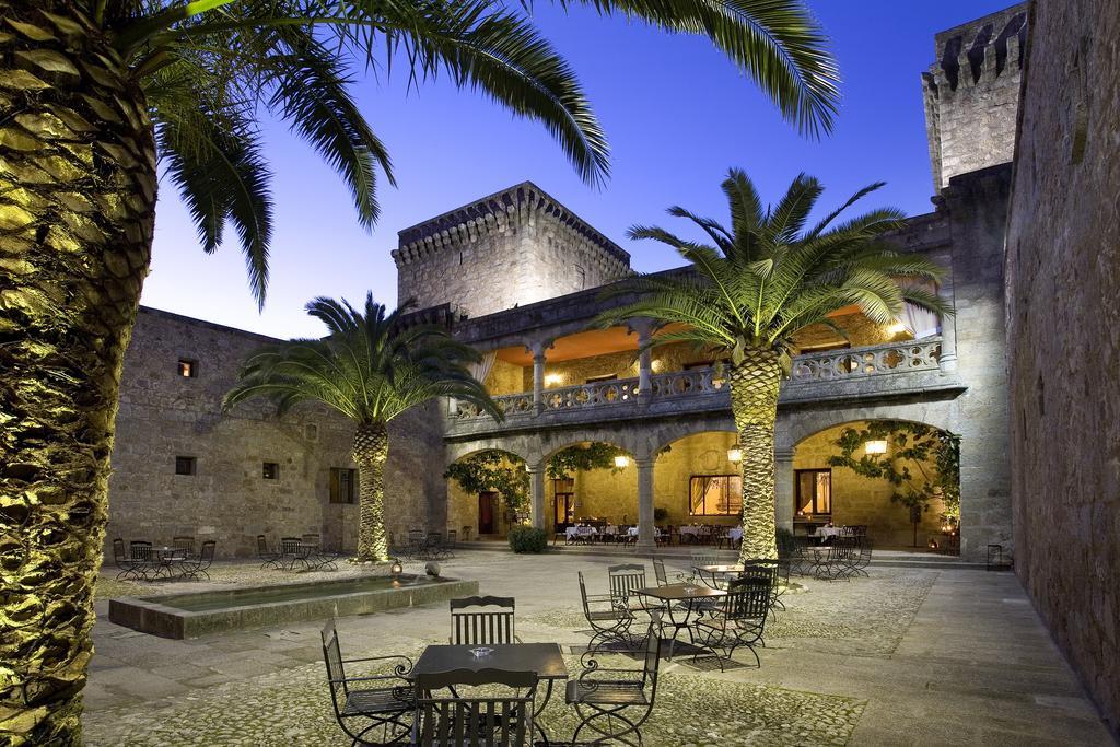Parador De Харандила де ла Вера Екстериор снимка