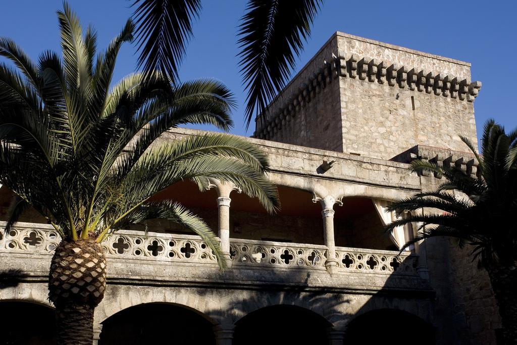 Parador De Харандила де ла Вера Екстериор снимка