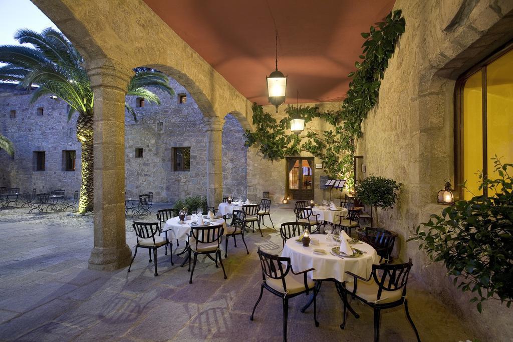 Parador De Харандила де ла Вера Екстериор снимка
