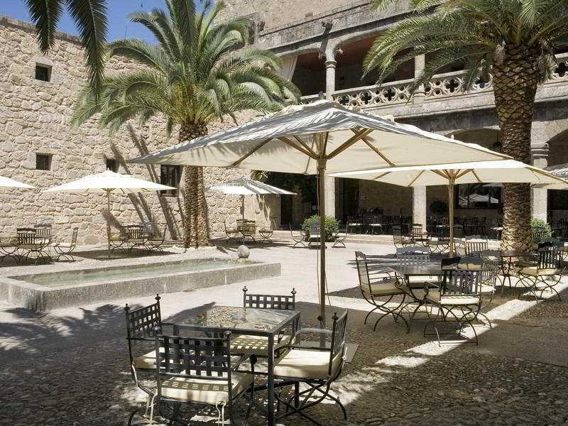 Parador De Харандила де ла Вера Екстериор снимка