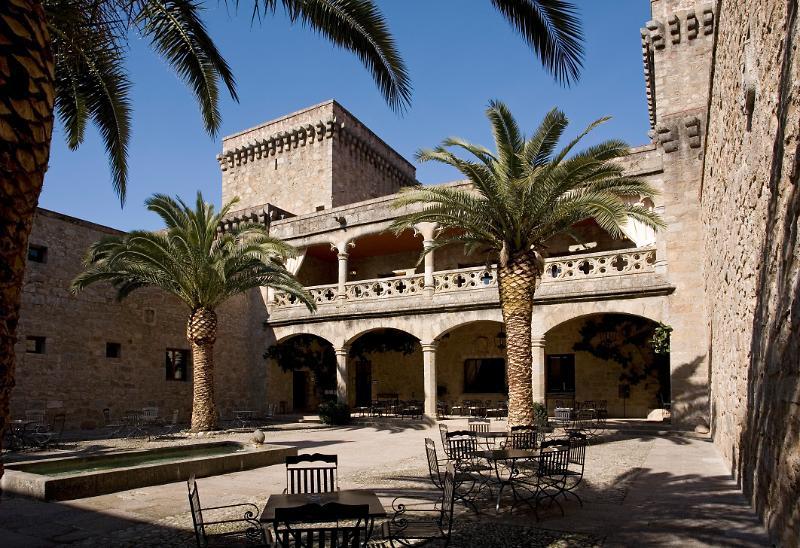 Parador De Харандила де ла Вера Екстериор снимка