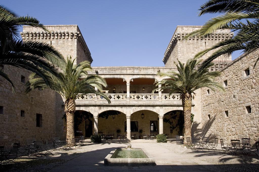 Parador De Харандила де ла Вера Екстериор снимка