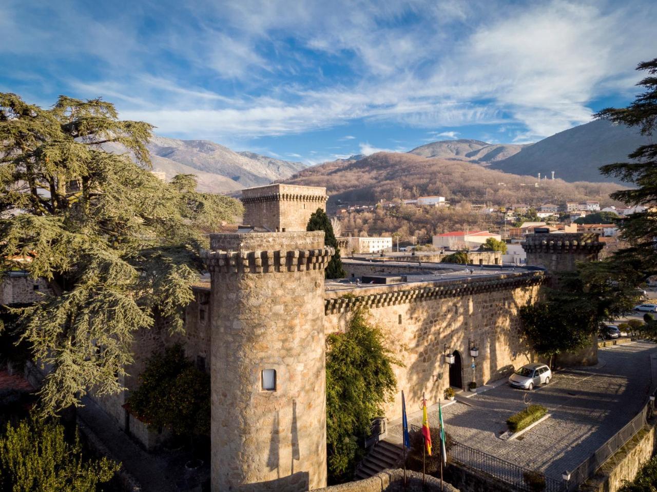 Parador De Харандила де ла Вера Екстериор снимка